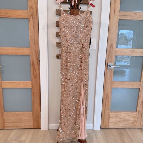 Lara Scoop Neck Beaded Elegant Sequin Prom MOB Evening Gown Blush Women’s 6 NEW - Picture 3 of 16